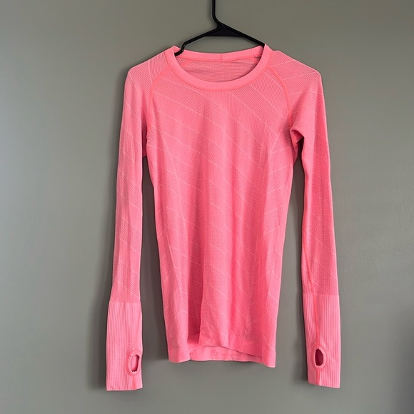 lululemon athletica Tops - Lululemon Run: Swiftly Tech Long Sleeve Crew